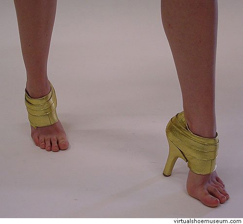 2004-golden-heel-1