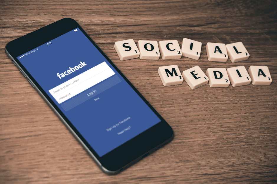 5 Steps to Promoting Your Print-on-Demand Merchandise on Facebook