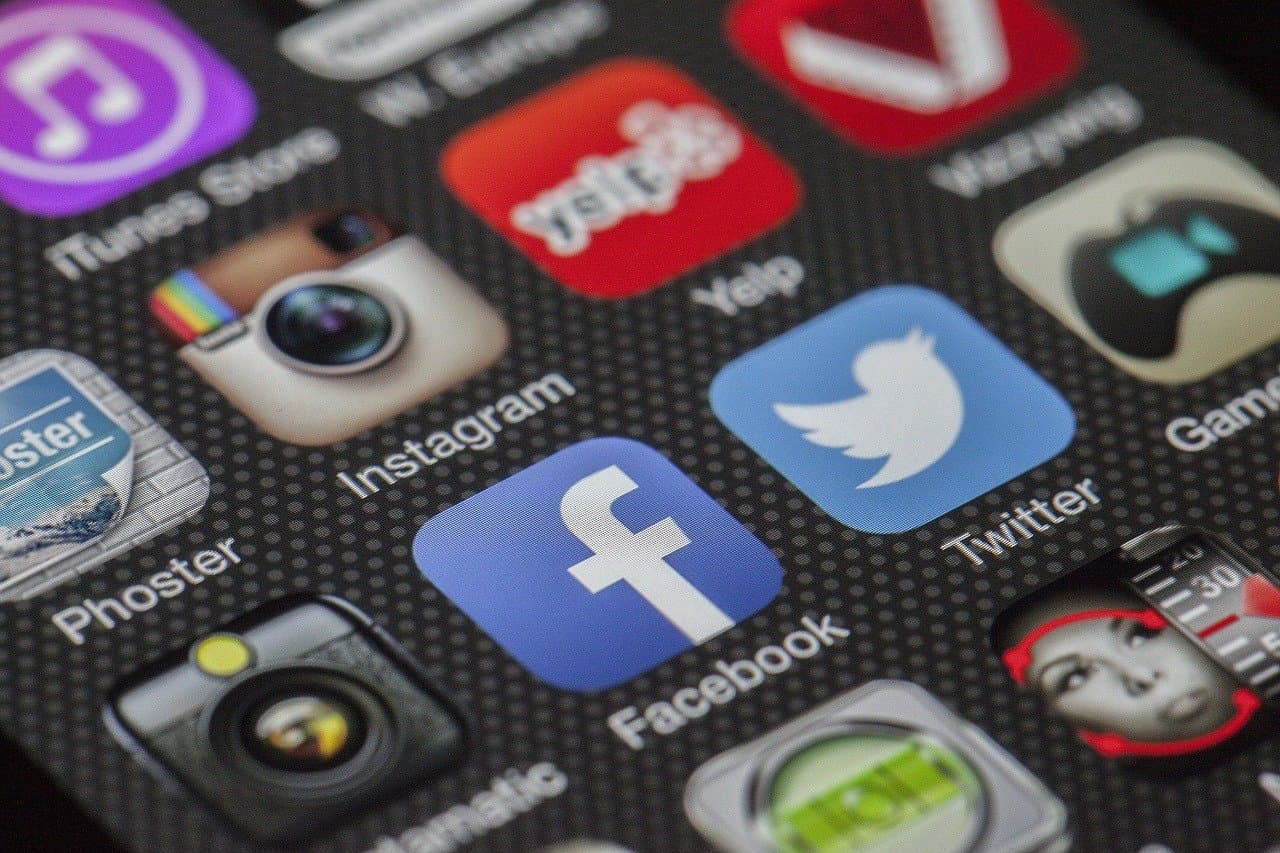 How to Integrate Social Media with eCommerce: 4 Essential Steps